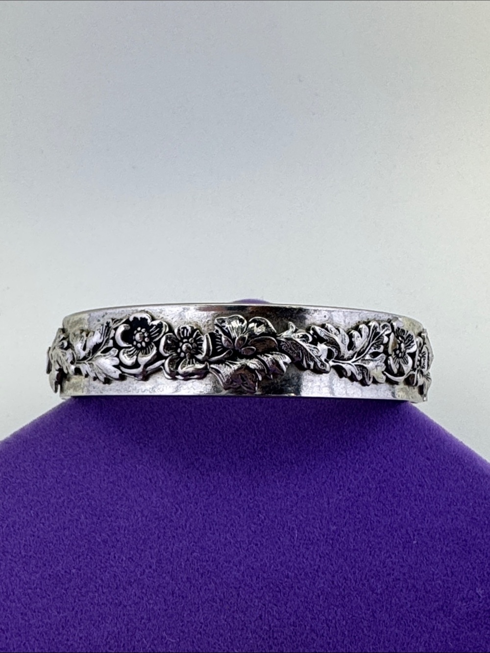 💛 Vintage Silver Tone Floral Vine Bangle Bracelet | Botanical Elegance